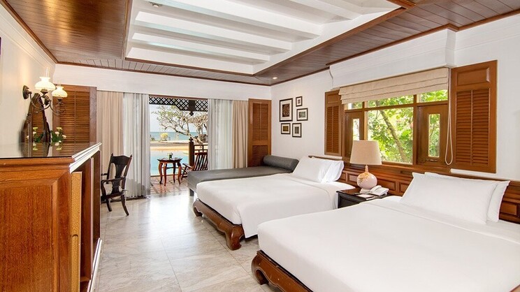 Deluxe Pool Access Room 